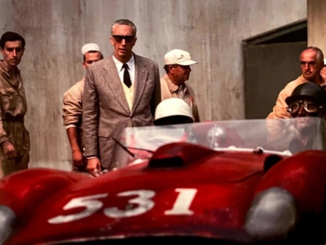 Nam diễn viên vai nhà sáng lập ra Ferrari nhưng không được lái Ferrari