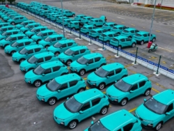 Taxi điện VinFast "đổ bộ" thị trường Lào