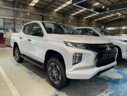 Mitsubishi Triton MT 4x4 2023 được giảm giá sốc chỉ từ 550 triệu đồng