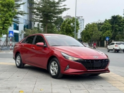 Hyundai Elantra bản tiêu chuẩn được đại lý ồ ạt ưu đãi