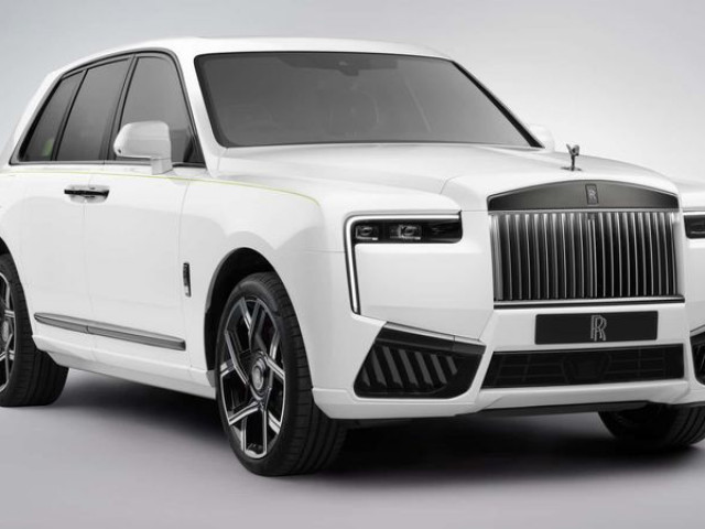 Rolls-Royce Cullinan mới ra mắt: Thiết kế hiện đại hơn nhưng gây tranh cãi