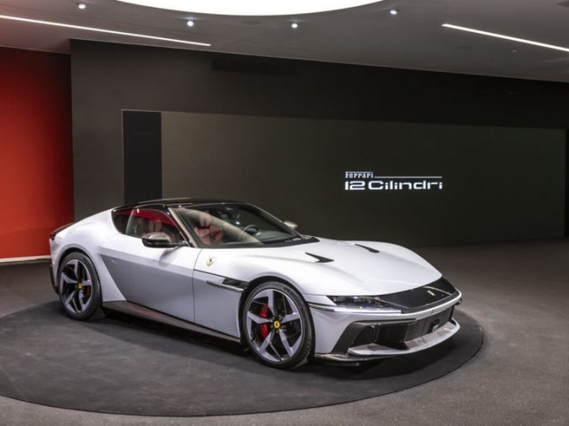 Ferrari 12Cilindri ra mắt, trang bị động cơ V12 mạnh hơn 800 mã lực