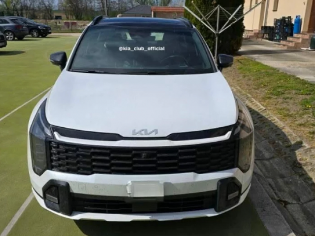 Kia Sportage trục cơ sở ngắn lộ diện, khác biệt rõ nét bản thường