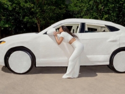 Lamborghini Urus của Kim Kardashian khoác "áo lông" mới