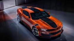 Chevrolet Camaro 2022 đẹp rạng rỡ trong "bộ cánh" màu cam Vivid Orange hoàn toàn mới