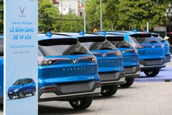 VinFast bàn giao lô xe ô tô điện VF e34 đầu tiên chạy dịch vụ ở Hoà Bình