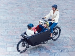 Xe đạp lai điện có thể chở được 4 người: Tương lai có thể thay thế ô tô trong đô thị
