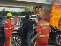 Xe ô tô điện Huawei tai nạn nghiêm trọng khiến 3 người tử vong