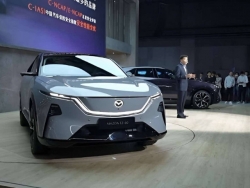 Thực tế Mazda EZ-60 tại Triển lãm Ô tô Thượng Hải 2025