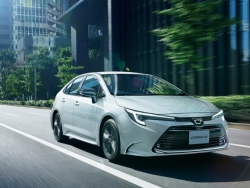 Toyota Corolla Altis 2025 chính thức bỏ động cơ xăng, chuyển sang hybrid