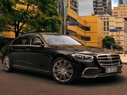 Mercedes, Tesla, Rolls-Royce bị cấm đỗ ở Anh vì… dài quá 5 mét