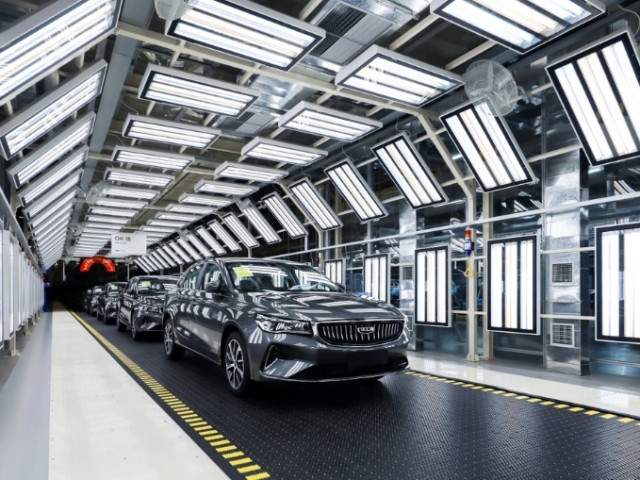 Geely dừng mở nhà máy vì nguồn cung ô tô toàn cầu dư thừa