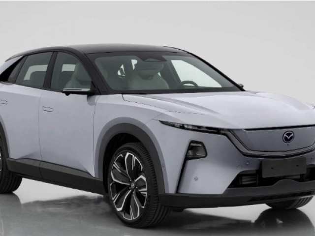 Mazda EZ-60 có 26.000 đơn đặt hàng trước sau hơn 1 tháng ra mắt