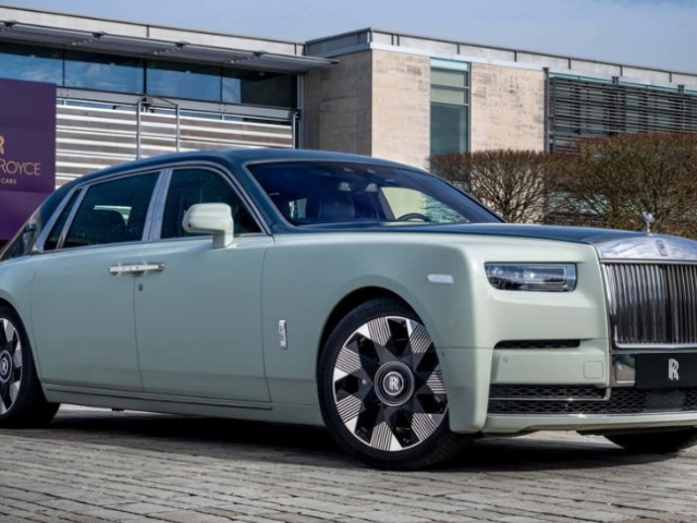 Rolls-Royce: Xa xỉ không đo bằng số lượng, mà ở trải nghiệm độc bản
