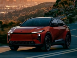 Toyota C-HR thuần điện ra mắt, chạy được 467 km/sạc