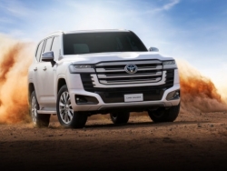 Toyota Land Cruiser có bản hybrid: Tiết kiệm nhưng mạnh hơn, off-road tốt hơn