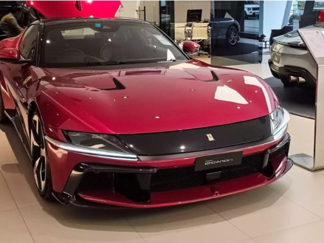 Ferrari 12Cilindri đầu tiên được bàn giao tại ĐNA: Chờ ngày về Việt Nam