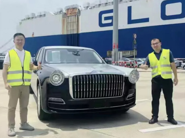 Đại gia Dubai chi hơn 39 tỷ VNĐ để tậu limousine Hongqi Guoli