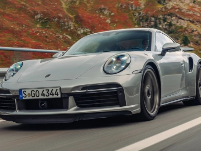 Porsche 911 Turbo 50 Years cập cảng Việt Nam: Giá gần 20 tỷ đồng