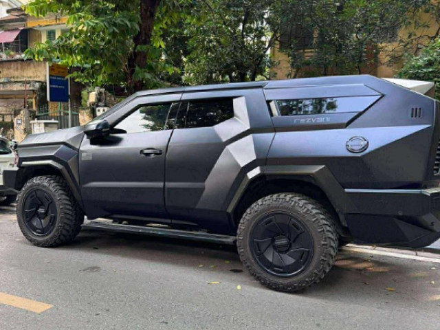 SUV chống đạn Rezvani Vengeance xuất hiện tại Hà Nội