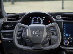 Công nghệ lái điện tử mới trên Lexus RZ 2023 đem đến trải nghiệm vô cùng thú vị