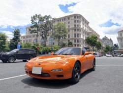 Bắt gặp biểu tượng thể thao Mazda RX-7 trên đường phố Sài Gòn