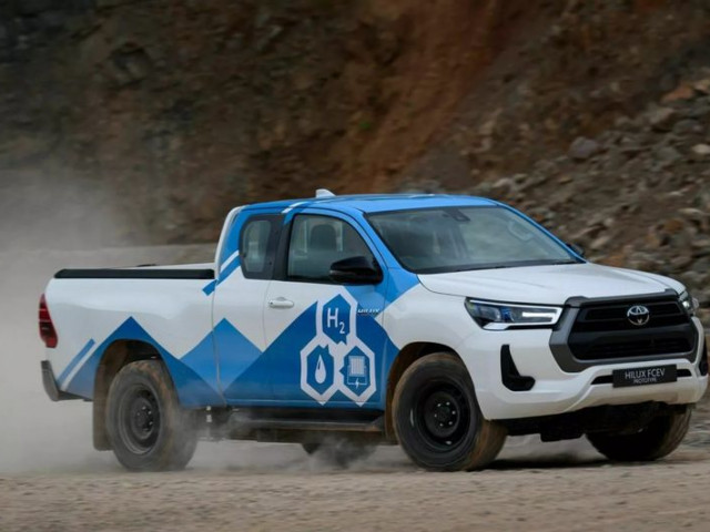 Toyota Hilux động cơ hydro có tầm vận hành lên tới 600 km