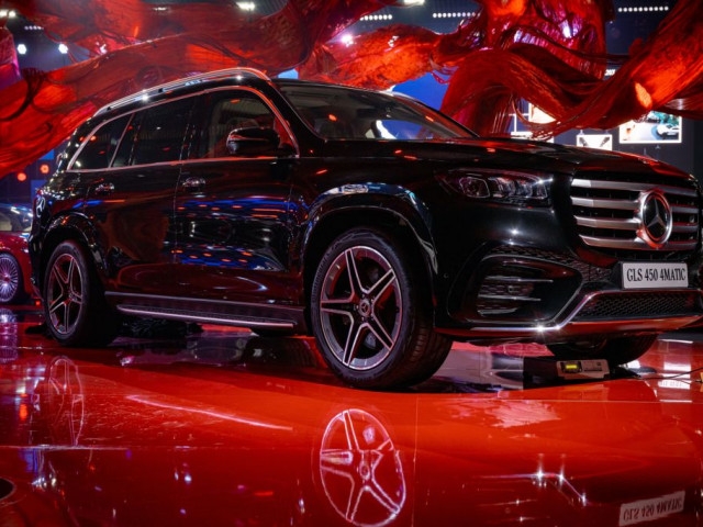 Mercedes-Benz giới thiệu loạt xe cao cấp tại triển lãm LiveRARE