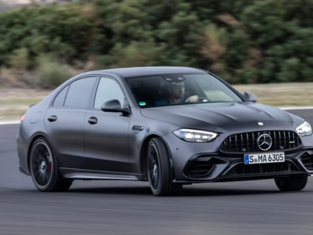 Mercedes-AMG thừa nhận động cơ hybrid 4 xi-lanh trên C63 “không được đón nhận”