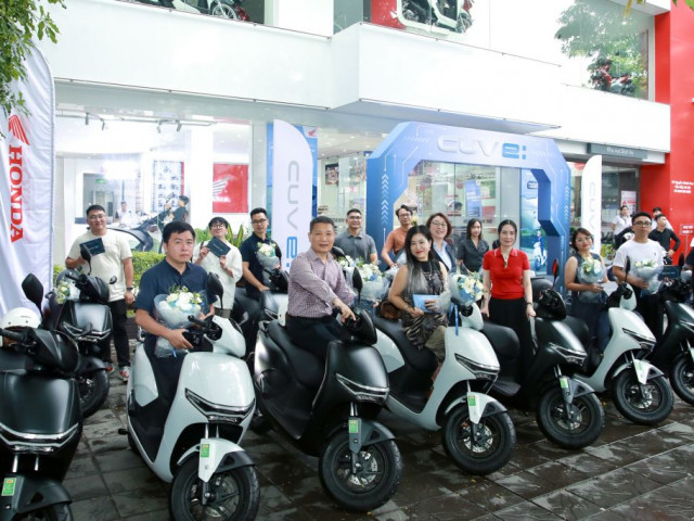 Chính thức bàn giao xe Honda CUV e: đến những khách hàng đầu tiên