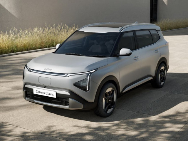 Kia Carens Clavis EV trình làng: MPV điện, sạc nhanh, nhiều công nghệ
