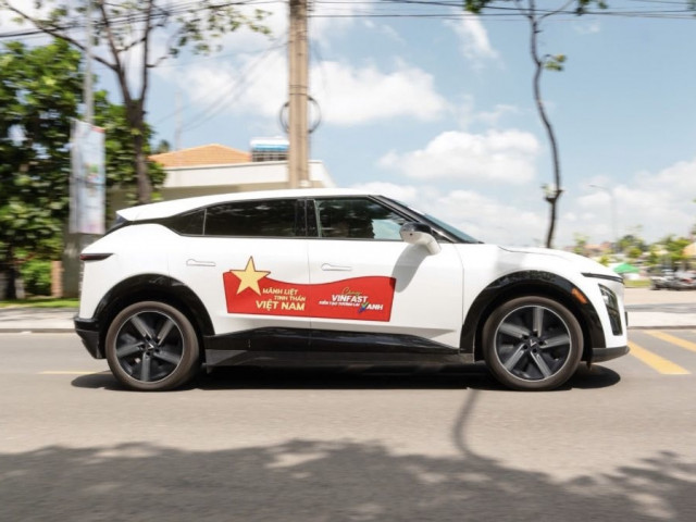 Chủ xe VinFast chuyển từ thuê pin sang mua pin: Càng đi càng lời