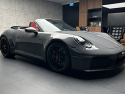 Porsche 911 Carrera 4 GTS Cabriolet chính hãng đầu tiên "cập bến" Việt Nam