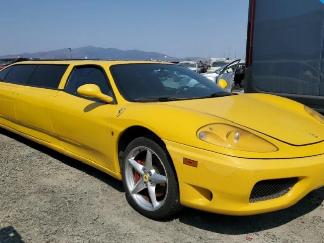 Chiêm ngưỡng Ferrari 360 Modena độ limousine "cực độc"