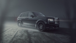 Rolls-Royce Cullinan Black Badge thêm cá tính với gói độ thân rộng