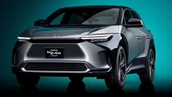 SUV chạy điện Toyota bZ4X - đối thủ của Tesla Model Y sẽ được sản xuất giới hạn