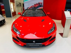Cận cảnh siêu xe mui trần Ferrari Portofino M vừa “nhập cảnh” Việt Nam