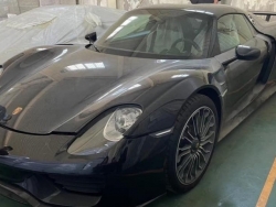 Siêu phẩm Porsche 918 Spyder nhập lậu bị hải quan tịch thu và chờ ngày thanh lý