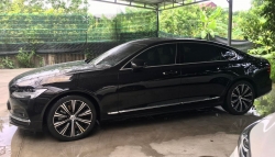 Volvo S90 tai nạn nát đầu, lái xe bình an vô sự: Đỉnh cao của sự an toàn