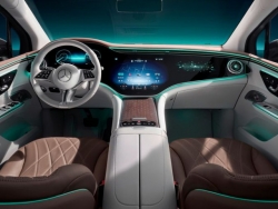 Mercedes-Benz EQE SUV lần đầu lộ ảnh nội thất, điểm nhấn là cụm màn hình kích thước "khổng lồ"