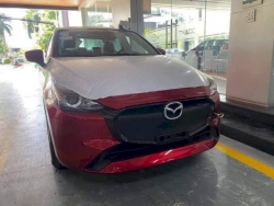 Mazda2 2023 lộ diện tại Việt Nam, có cả phiên bản mặt ca lăng kín như xe điện