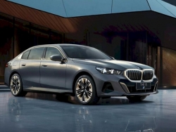 BMW là thương hiệu xe sang bán chạy nhất nửa đầu năm 2024