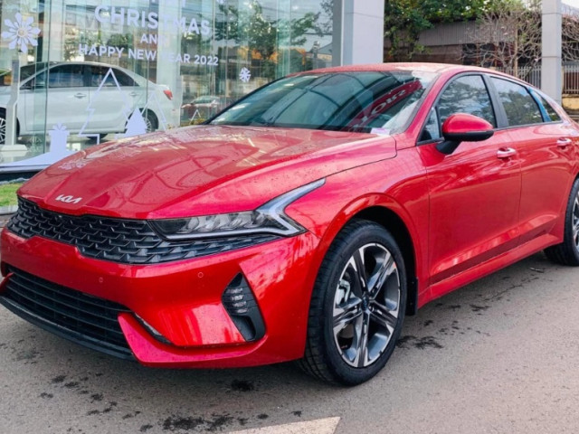 Kia K5 được ưu đãi tới 50 triệu đồng tại đại lý