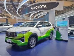 Toyota ra mắt Innova Hybrid phiên bản mới chạy bằng nhiên liệu sinh học