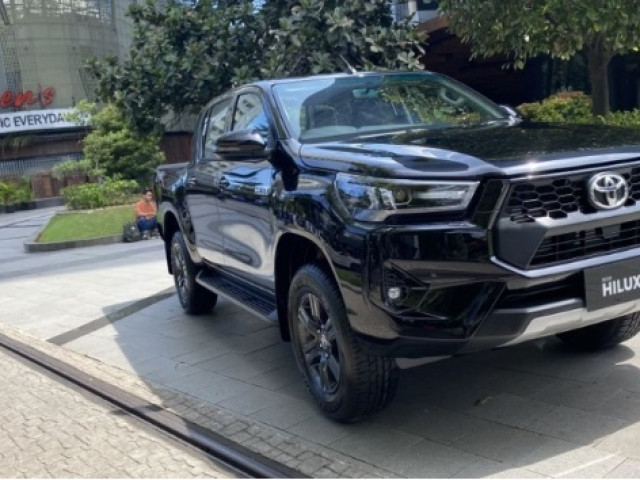Toyota Hilux facelift chính thức “cập bến” Đông Nam Á