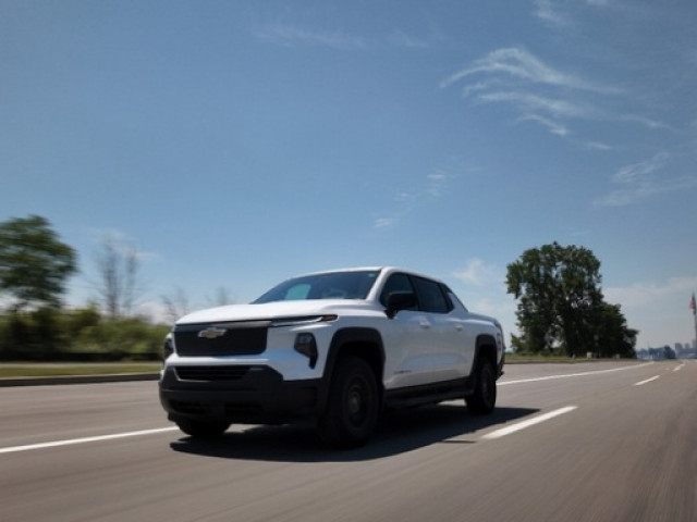 Chevrolet Silverado EV phá kỷ lục thế giới về phạm vi hoạt động
