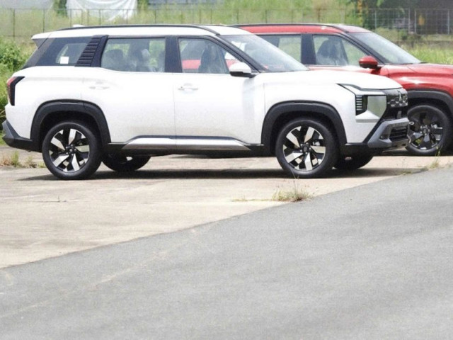 Mitsubishi Destinator "ăn xăng như ngửi", chạy thử nghiệm trên đường phố Việt Nam