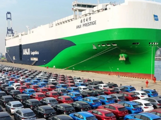 Khách hàng châu Âu đặt mua xe Trung Quốc online, giao tận cửa