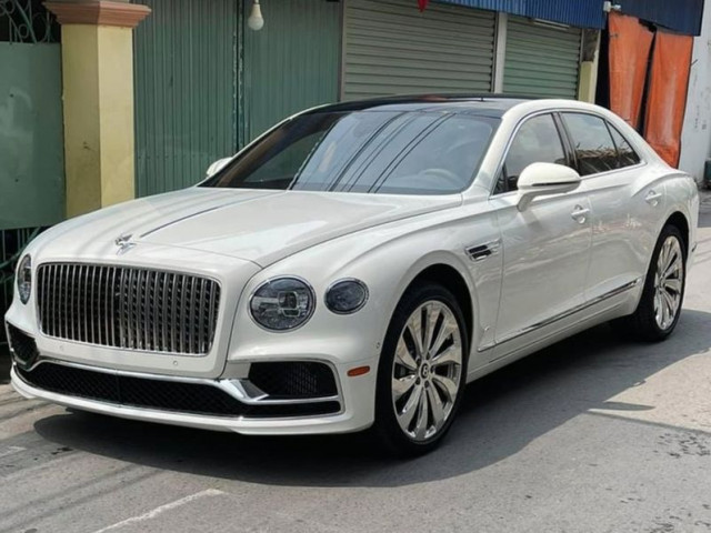 Đại gia Lan đột biến Hải Phòng tậu Bentley Flying Spur First Edition với giá gần 20 tỷ VNĐ