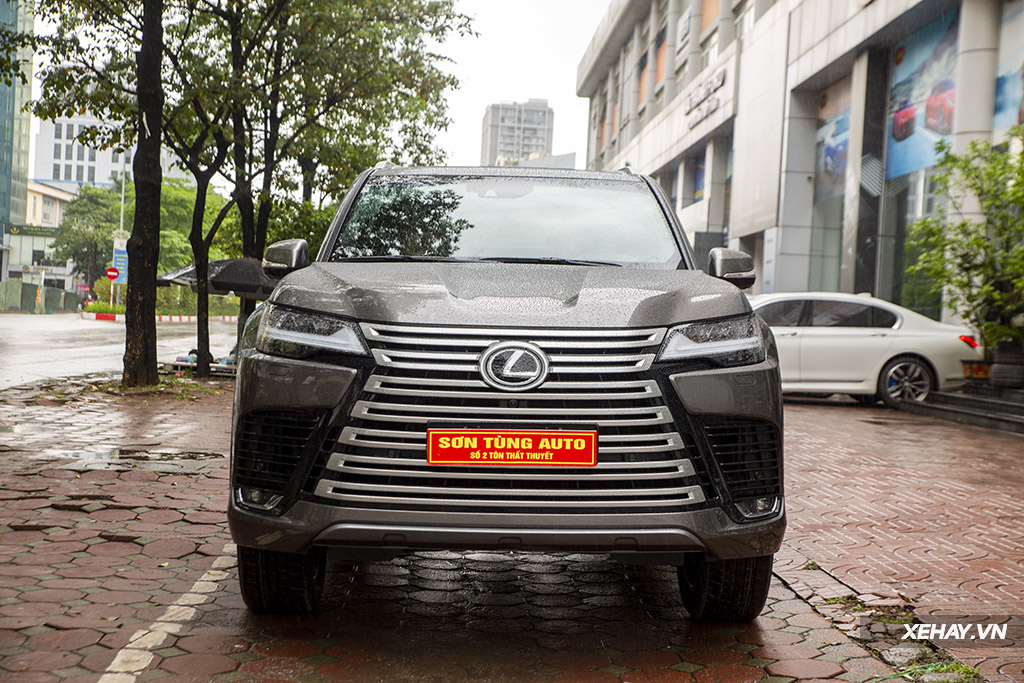 “Bóc tem” Lexus LX600 nhập khẩu tư nhân: Sang xịn mịn và sẵn hàng lấy ngay